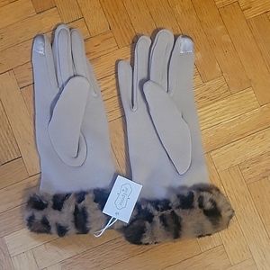 Mud Pie Leopard Cuff Gloves